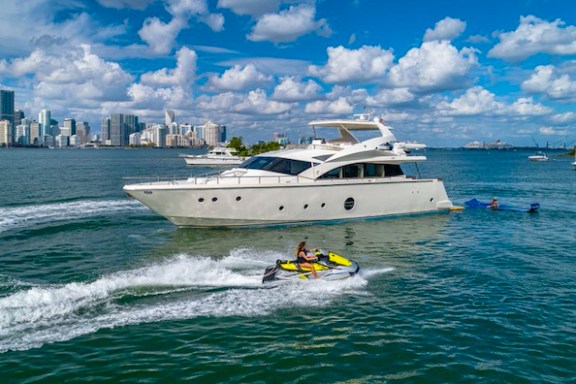 75' Aicon - Yacht Rental in North Bay Village, Florida