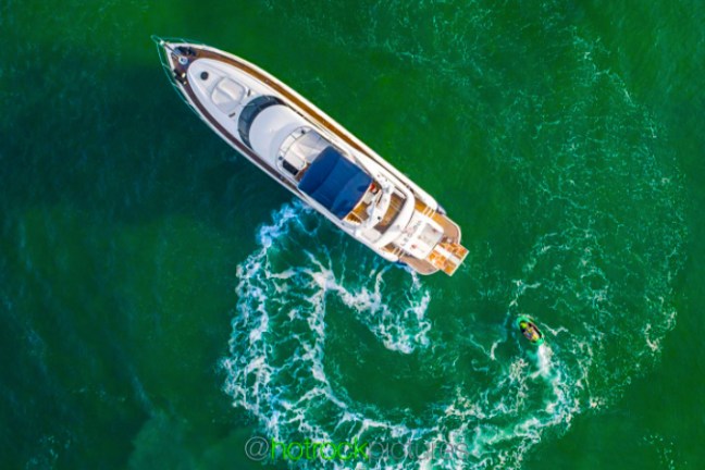 Overhead view of this Miami Beach yacht for rent.