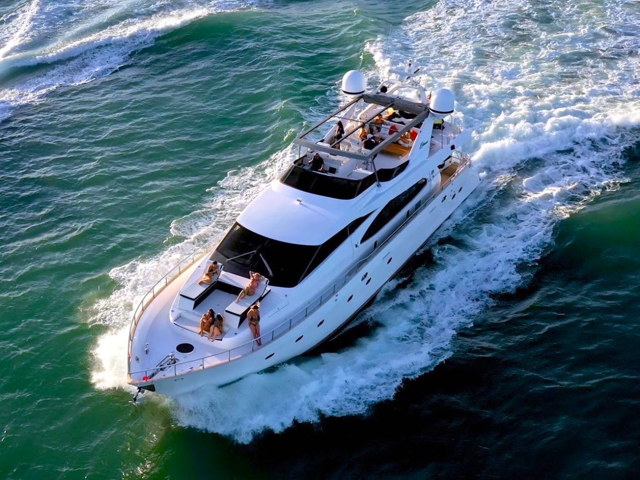 85' Azimut - Yacht Rental in Miami, Florida