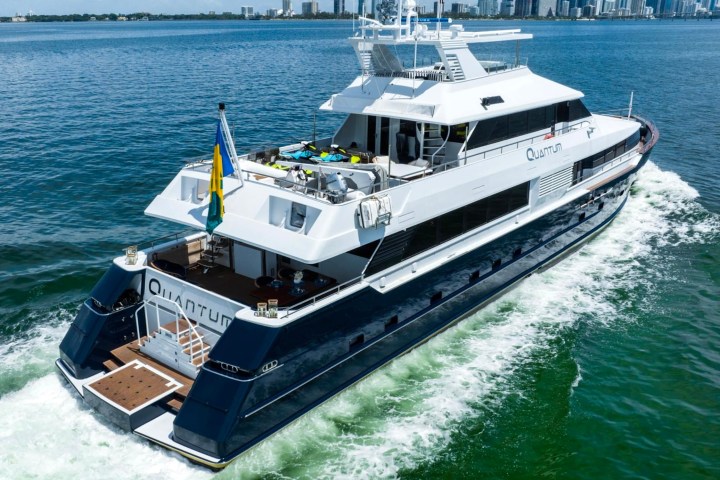 125' Broward - Yacht Rental in Miami, Florida