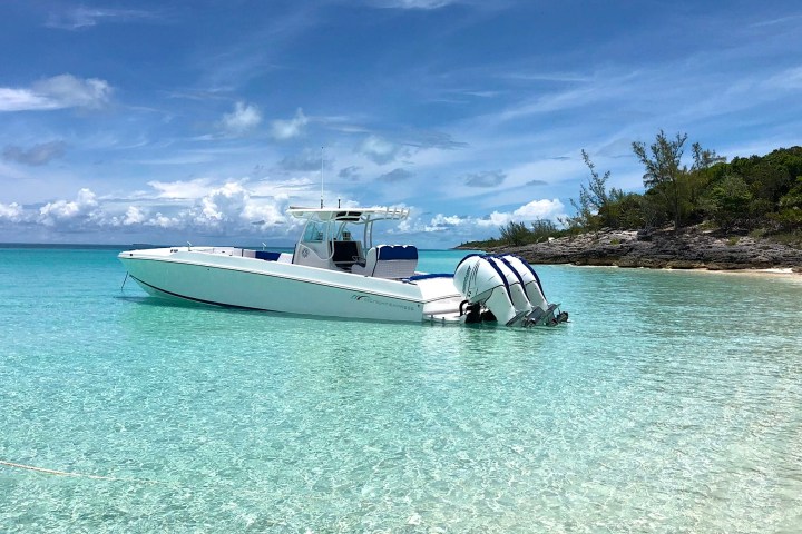 39' Midnight Express - Boat Rentals in Nassau, Bahamas