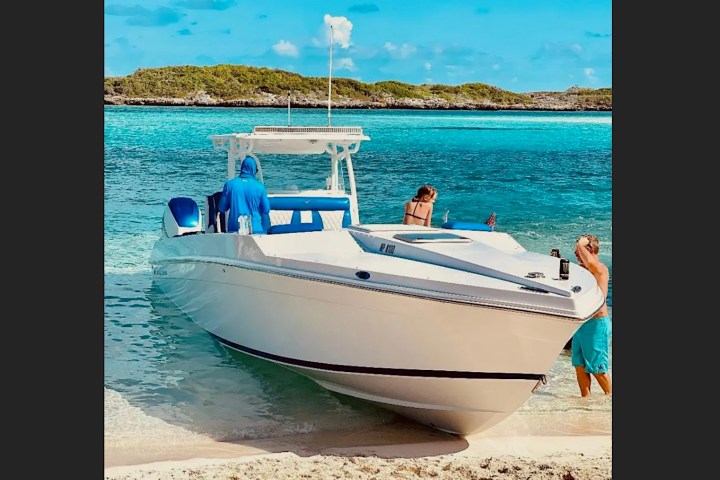 39' Midnight Express [2] - Boat Rental in Nassau, Bahamas