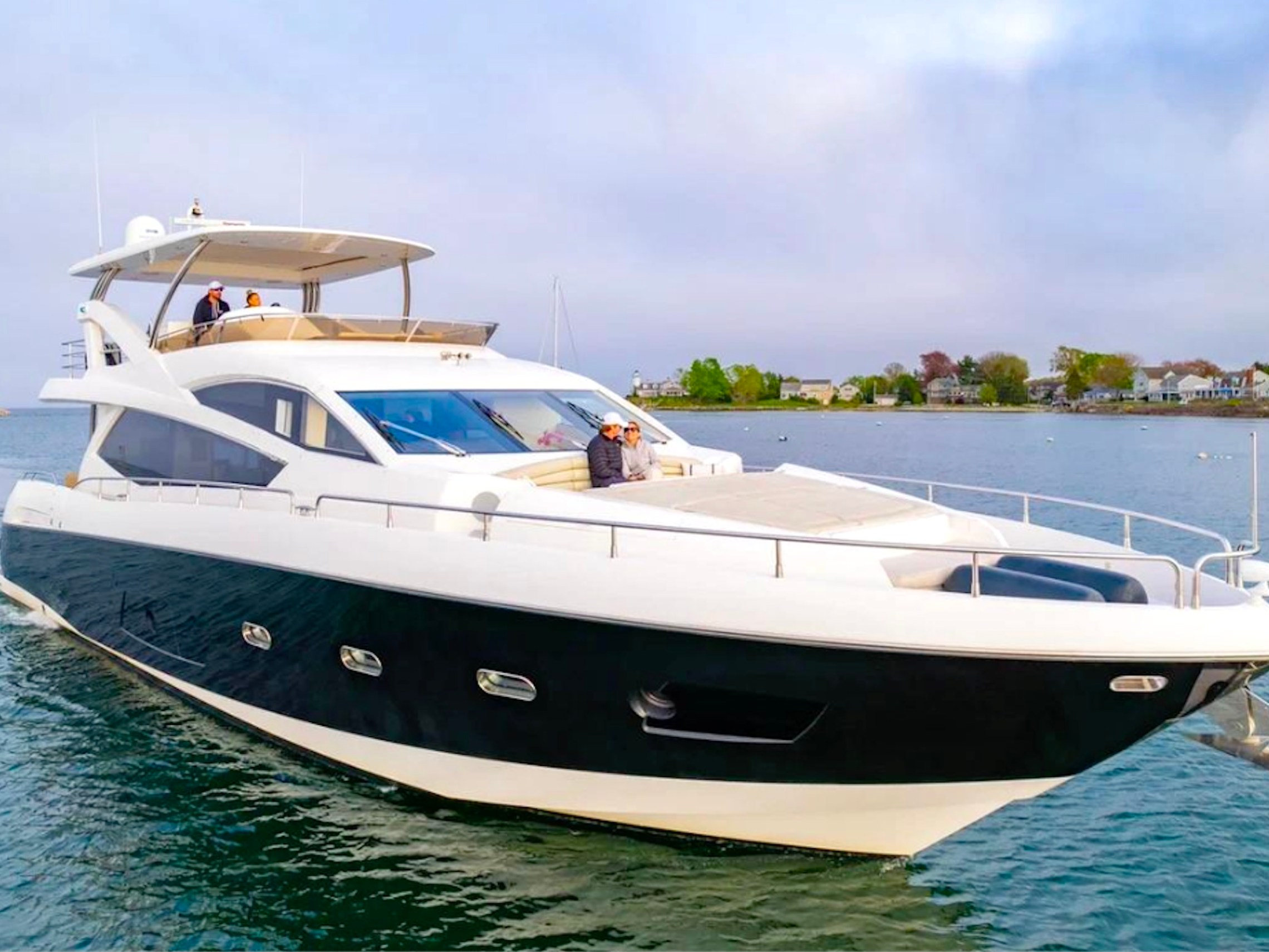 75' SunSeeker - Yacht Rental in Nassau, Bahamas