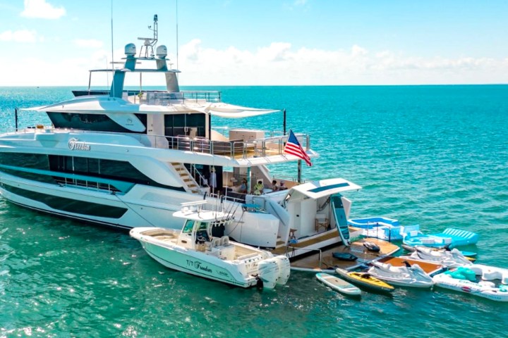 110' Horizon - Yacht Rental in Fort Lauderdale, Florida