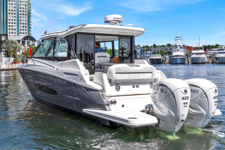 39' Regal - Boat Rental in Tampa, Florida