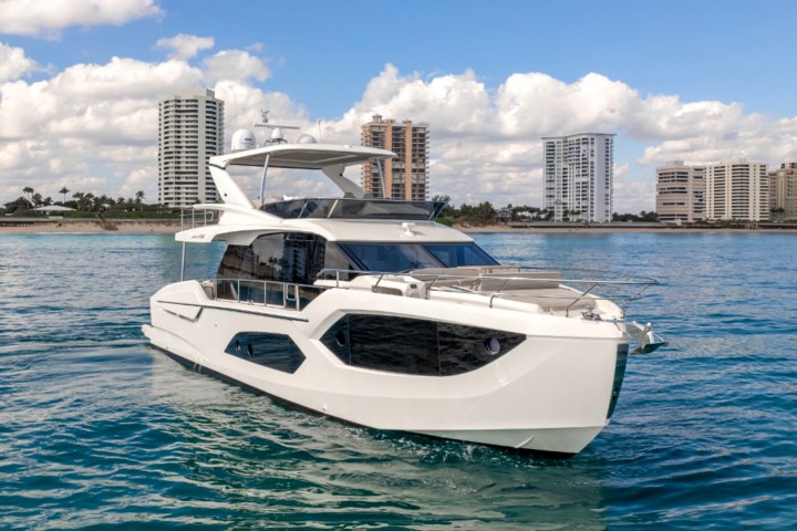 60' Absolute - Yacht Rental in Palm Beach, Florida