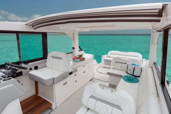 39' Regal - Boat Rental in Tampa, Florida