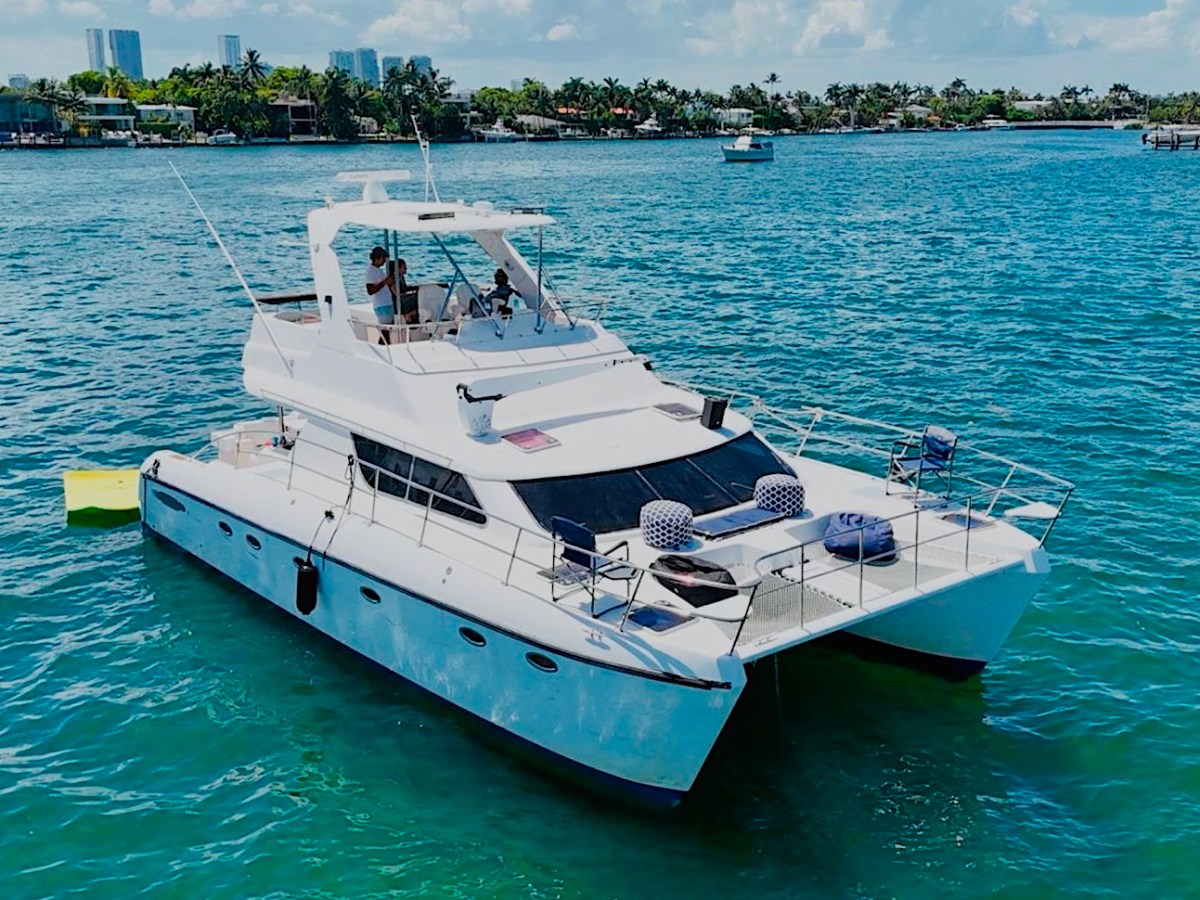 52' Africat - Yacht Rental in Palm Beach, Florida