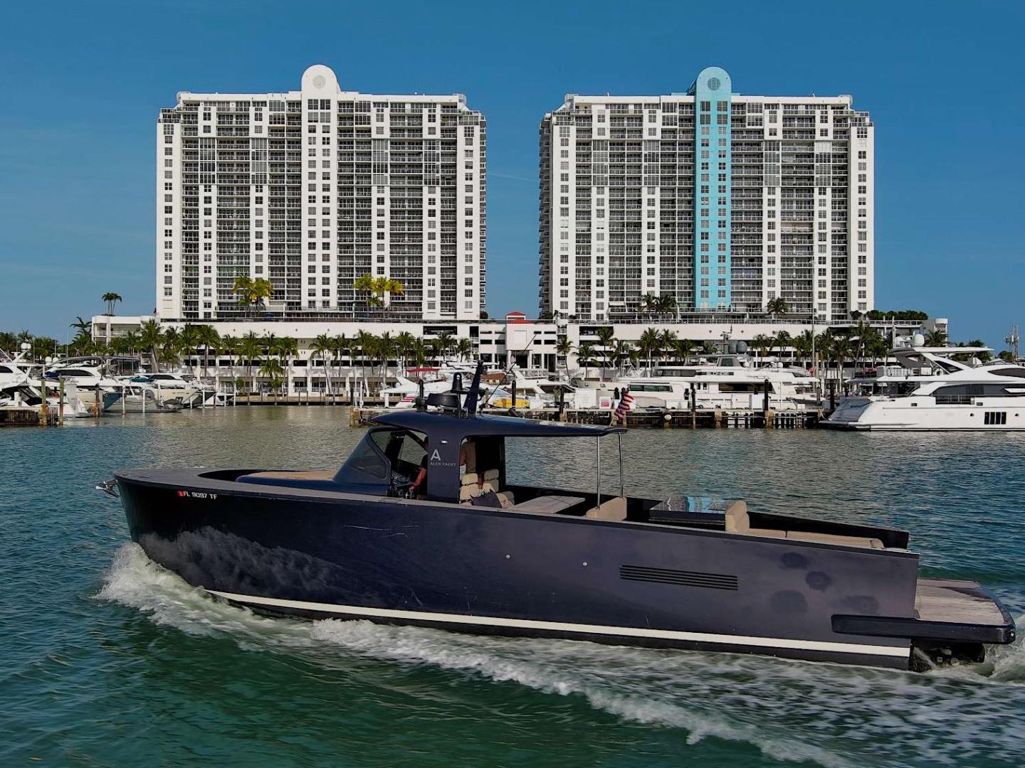 45' Alen - Boat Rental in Miami, Florida