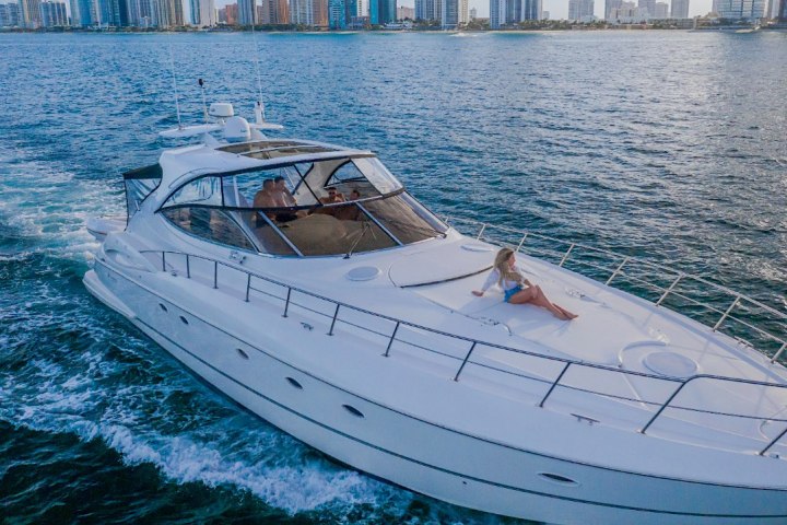 60' Cruisers - Yacht Rental in Sunny Isles, Florida