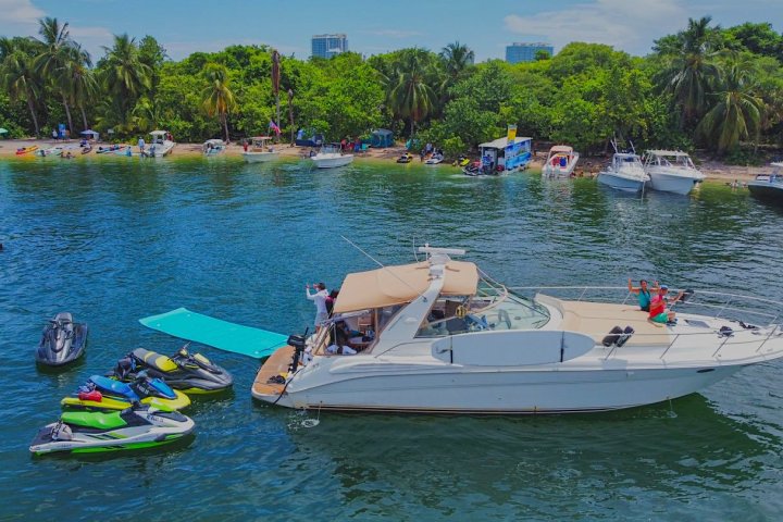 44' SeaRay - Boat Rental in Miami Beach, Florida