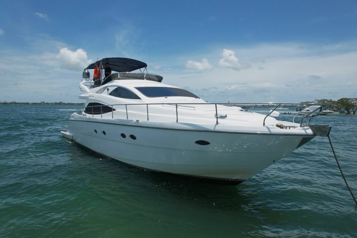 65' Aicon - Yacht Rental in North Bay Village, Florida