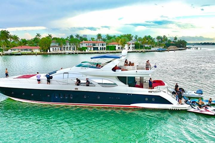 100' Azimut - Yacht Rental in Miami Beach, Florida