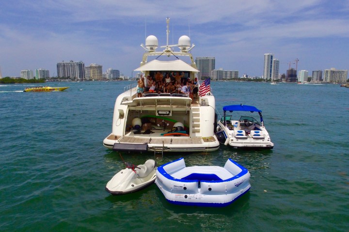 101' Leopard - Yacht Rental in Miami, Florida