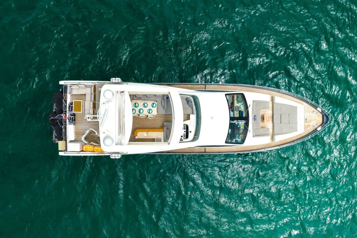 84' Azimut - Yacht Rental in Miami, Florida
